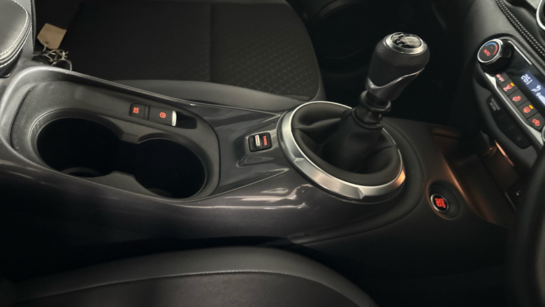 Nissan Juke 1.0 DiG-T 114 N-Connecta 5dr Petrol Hatchback